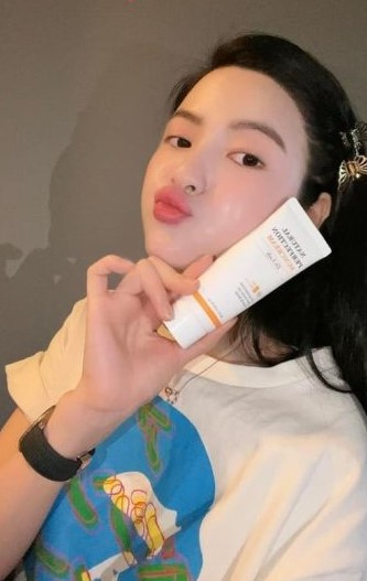 Sản phẩm nhận được nhiều lời khen từ các beauty blogger và chuyên gia làm đẹp