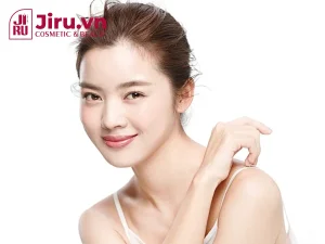 Dưỡng ẩm quan trọng với mọi loại da, giúp giữ độ ẩm tự nhiên và ngăn ngừa khô ráp hiệu quả Dưỡng ẩm quan trọng với mọi loại da, giúp giữ độ ẩm tự nhiên và ngăn ngừa khô ráp hiệu quả